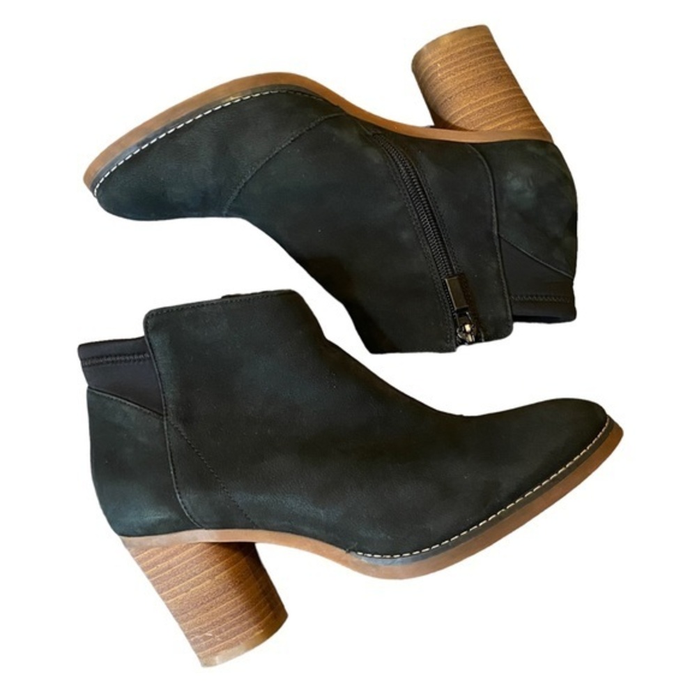 Soft Walk Suede Ankle Booties Size 7.5 Wide